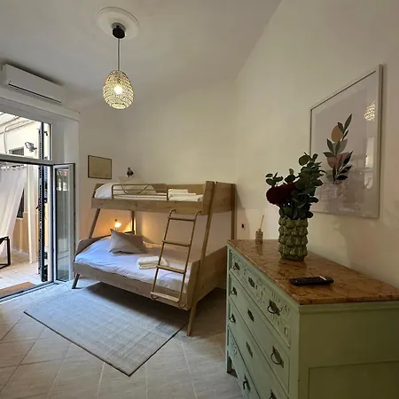 Borghese & Terrace Apartment *