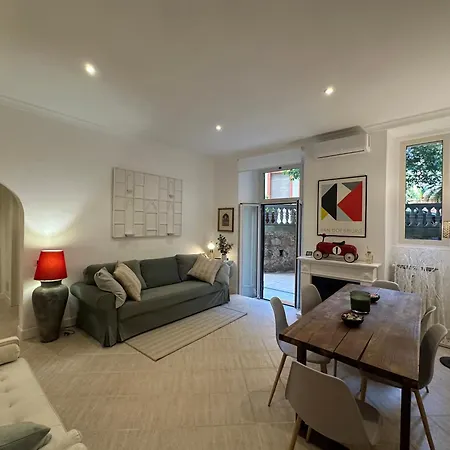 Borghese & Terrace Lejlighed